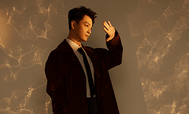 <b>张晓谦生日大片释出 流光幕影尽展演员魅力</b>