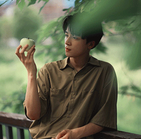 王星越夏日写真曝光 日系少年清新感十足