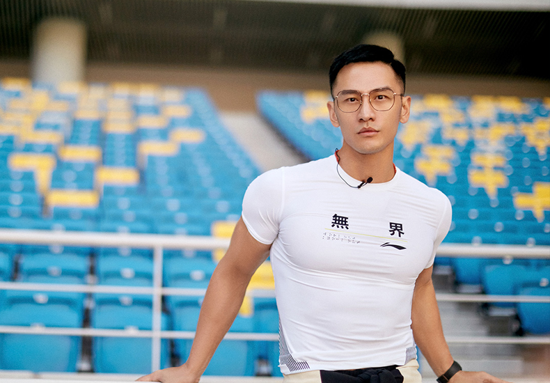 顾佑明阳光清爽亮相活动 积极传递运动魅力