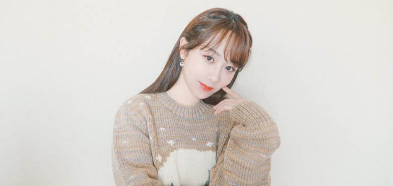 杨紫更新超甜四连拍 机场私服诠释初秋穿