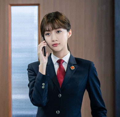 郑雅文《黑色灯塔》收官
