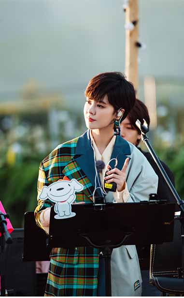 《姐姐》团综云南站路演开启 郁可唯孟佳合作《蝴蝶海》感动全场