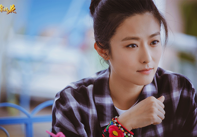 徐百慧《金色索玛花》热度攀升 扶贫书记“双管齐下”初成长