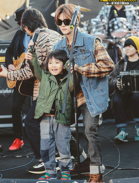 <b>《哈哈哈哈哈》黄河民谣音乐会“燃爆全场” 专属味道和歌曲让兰州更加动人</b>