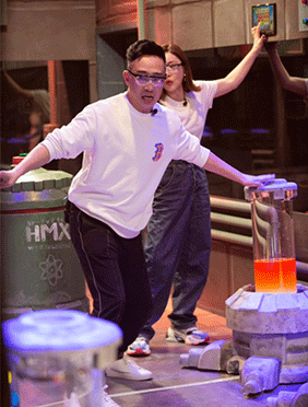 <b> 《疯狂的麦咭8》高能回归！张韶涵首战石头城，白凯南变“拆弹专家”</b>