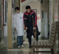 《超越》高至霆直男式表白闹乌龙 陈敬业约海燕滑冰