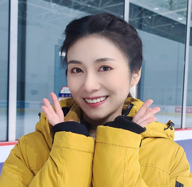 <b>《假日暖洋洋2》开播，俞思远饰演程潇闺蜜“成为”花滑队员！</b>