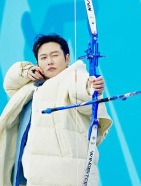 《冠军对冠军》冠军护卫队极寒中热血冲刺，迎接冬季两项射箭考验