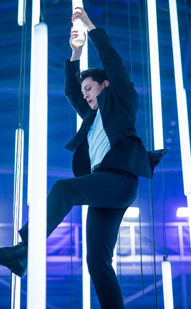 电影《神秘海域》曝“致敬成龙名场面”片段 荷兰弟惊艳打戏圈粉获赞