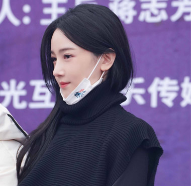 ​陈小纭新剧《薄冰》正式开机 首次尝试谍战题材饰演特工情报员