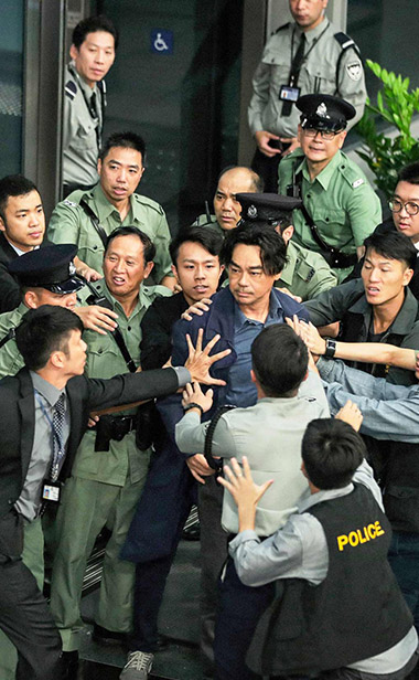 票房两天破亿圈粉超三百万观众 网友称《神探大战》是“这个七月的战神”