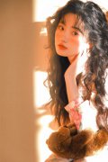 杨雨潼最新写真大片 复古浪漫似油画少女