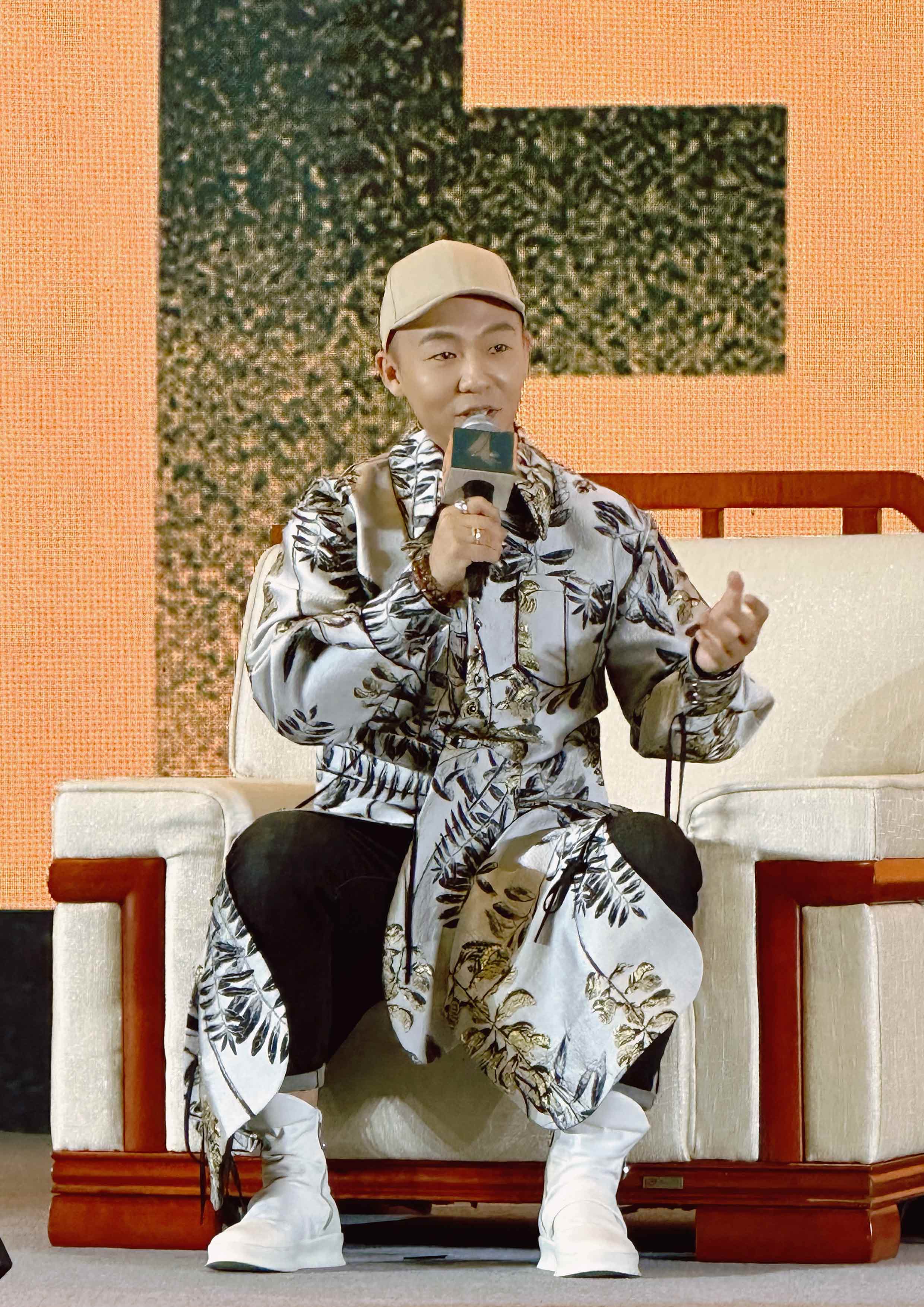 丁于出席海南岛国际电影