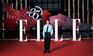 刘昊然最新ELLE红毯表现惹眼，复古时尚展
