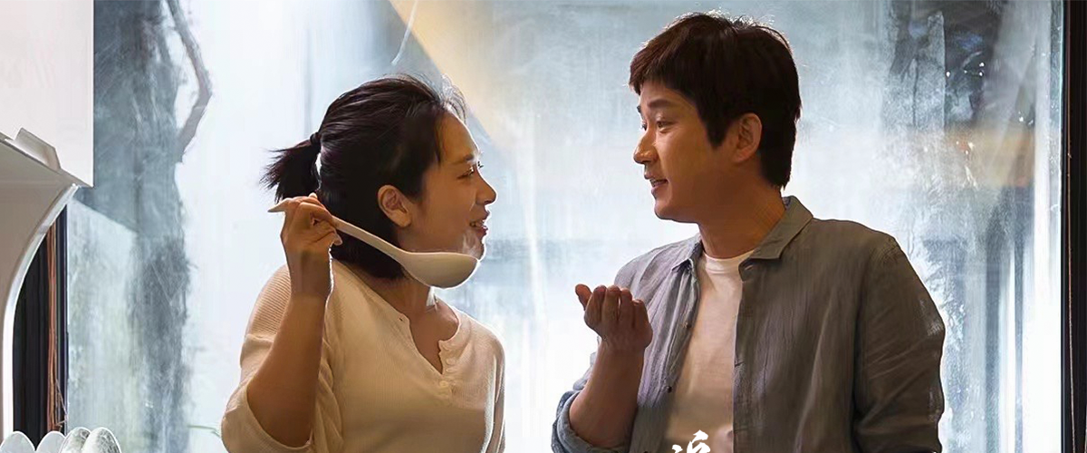 由乔梁编剧并执导，何赛飞、袁文康、涂凌等主演的电影《追月》于3月8日全国上映。影片自公映以来，深受广大观众的喜爱