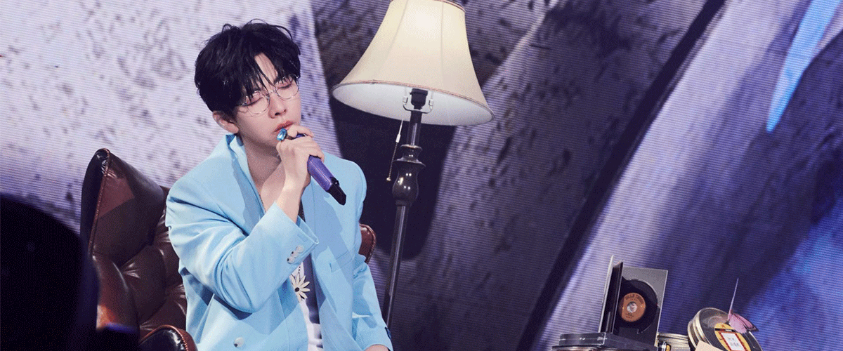 近日，胡夏那些年时光放映厅巡回演唱会即将收官，分别于12月31日在广西南宁举行跨年特别场，2026年1月17日在苏州上演巡演