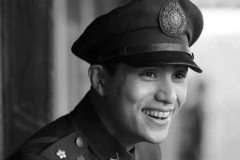 军装控！盘点娱乐圈身披戎装的帅气男星