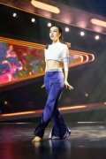 张靓颖用舞蹈“煲鸡汤” 吴昕首当队长焦急落泪  《新舞林大会》明星选手吐露