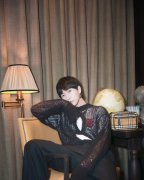 韩火火出席Burberry发布派对 巧妙针织演绎伦敦朋克男孩