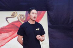侯晓首导遇见《大话西游》 赞陈妍希敬业“不划水”