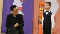 林永健父子做客节目 林大竣模仿老爸春晚小品欢乐多