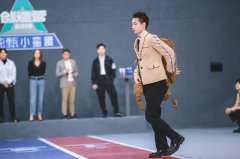 《创造营2019》首轮淘汰赛 朱微之成功入圈 与伙伴同吃鸡享养生秘籍