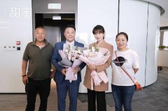 电视剧《甜蜜》圆满杀青   施诗不畏挑战诠释职场“态度女神”