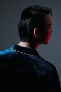 王嘉萌最新大片析出  睡衣湿发展现别样酷炫魅力