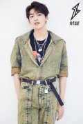 R1SE亮相《明日之子》水晶时代 《谁都别吝啬》综艺首秀炸翻全场