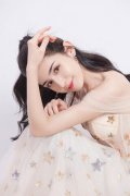 哈妮克孜晒最新写真 星星纱裙演绎仲夏之梦