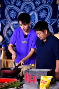《花样新世界》张晨光黄子弘凡上演惊魂“吃虫记” 菜名揭晓倪萍范明反应大