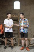 吴刚吴羽卿父子重聚再现《铁人》经典片段 致敬石油英雄