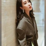 杜若溪初秋西装裙 美腿好身材展女人味魅力