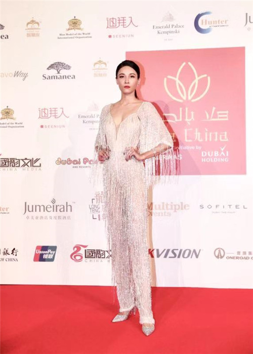 第二届迪拜中国电影周盛大开幕 中阿两国影视文化交流步入新篇章