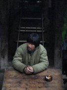 演员张春《时空来电》获好评 真实演技诠释人性挣扎