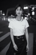 张俪鱼尾裙美腿吸睛  黑白质感凸显迷离飘逸
