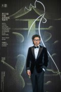黄维德亮相金鸡百花闭幕式 硬汉绅士显格局