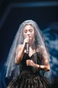  李嘉格《这样唱好美》黑婚纱亮相   挑战经典歌曲《不管有多苦》