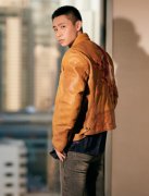 魏晨现身北京 复古魅力与硬核时尚精致融合