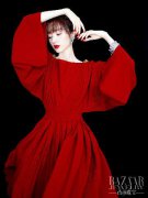 胡冰卿珠宝大片恣意张扬 复古红唇御姐气质凸显