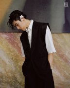 王子异杂志封面大片释出 造型突破独具魅力