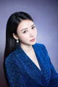 柳岩星辰蓝西服套装清丽出尘 演绎都市摩