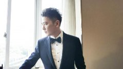 保剑锋出席第七届文荣奖 现场被“授”“