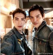 向佐升级奶爸后首现身 与萧敬腾自拍撞衫