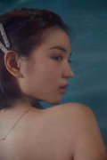 代露娃出席时尚颁奖典礼 造型新颖潜力无