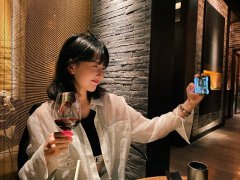 宋祖儿分享近日胶片小记 帅酷甜美切换自