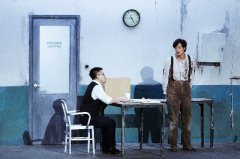 经典话剧《枕头人》北京开演 周一围林家川同台飚戏“善恶”对决