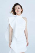 穆婷婷时尚写真曝光  淡妆白裙眉目如画