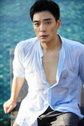 李光洁夏日清凉大片释出 硬朗线条凸显好