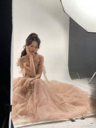 陆婷玉端午晒工作照 丝芭小花预告新动作